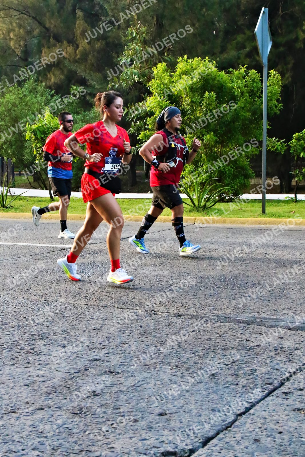 Foto de la CARRERA BIMBO GLOBAL RACE GUADALAJARA en Centro Comercial Andares, Blvd. Puerta de Hierro 4965, Zapopan a las 07:34 · dorsal 5153