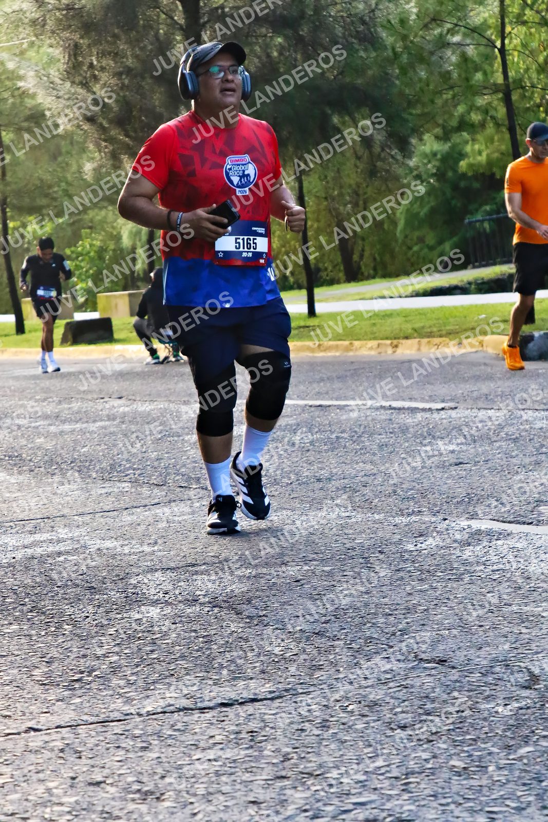 Foto de la CARRERA BIMBO GLOBAL RACE GUADALAJARA en Centro Comercial Andares, Blvd. Puerta de Hierro 4965, Zapopan a las 07:35 · dorsal 5165