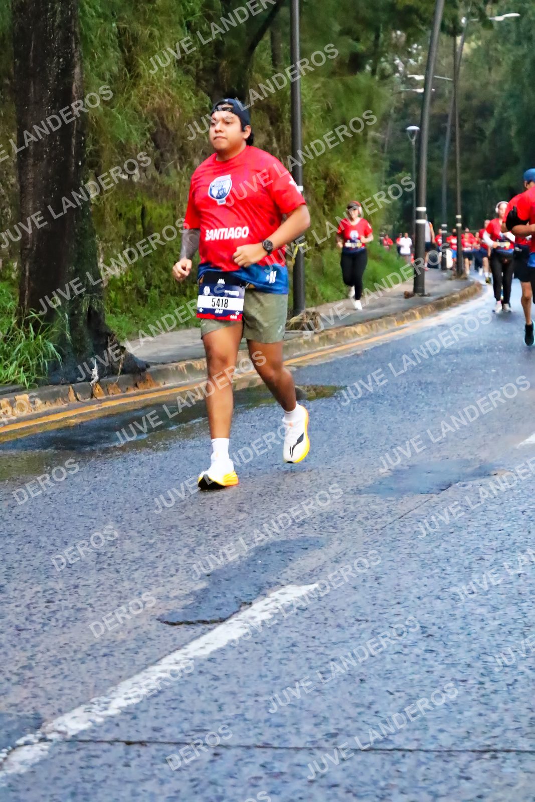 Foto de la CARRERA BIMBO GLOBAL RACE GUADALAJARA en Centro Comercial Andares, Blvd. Puerta de Hierro 4965, Zapopan a las 04:51 · dorsal 5418