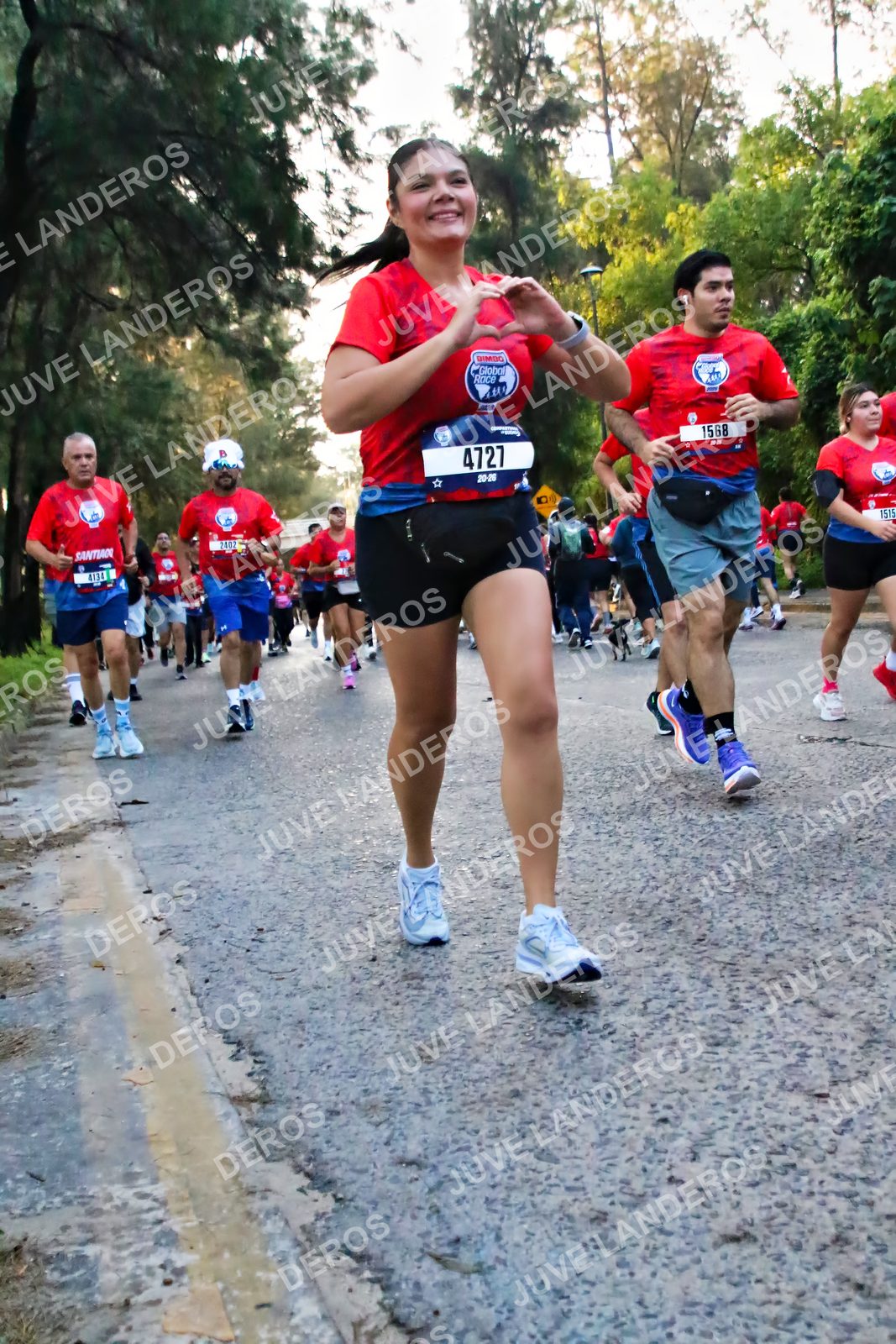 Foto de la CARRERA BIMBO GLOBAL RACE GUADALAJARA en Centro Comercial Andares, Blvd. Puerta de Hierro 4965, Zapopan a las 06:58 · dorsal 4727, 1568, 1515, 4134