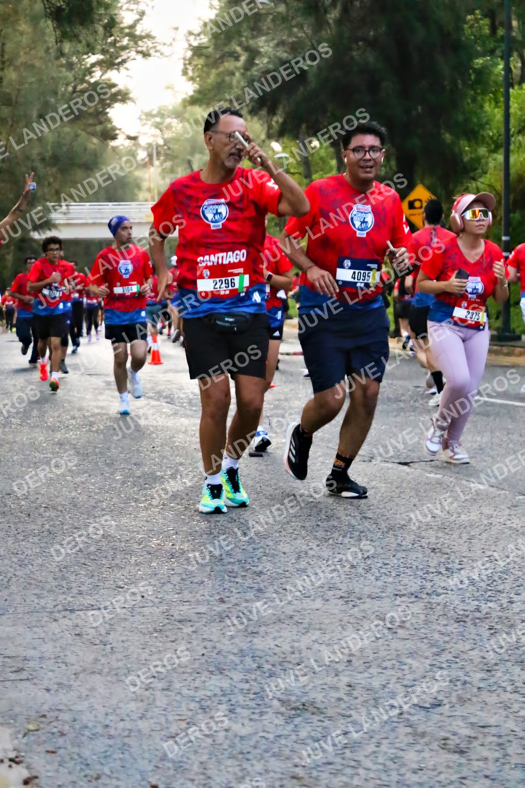 Foto de la CARRERA BIMBO GLOBAL RACE GUADALAJARA en Centro Comercial Andares, Blvd. Puerta de Hierro 4965, Zapopan a las 05:00 · dorsal 4095, 2296, 2375, 3104