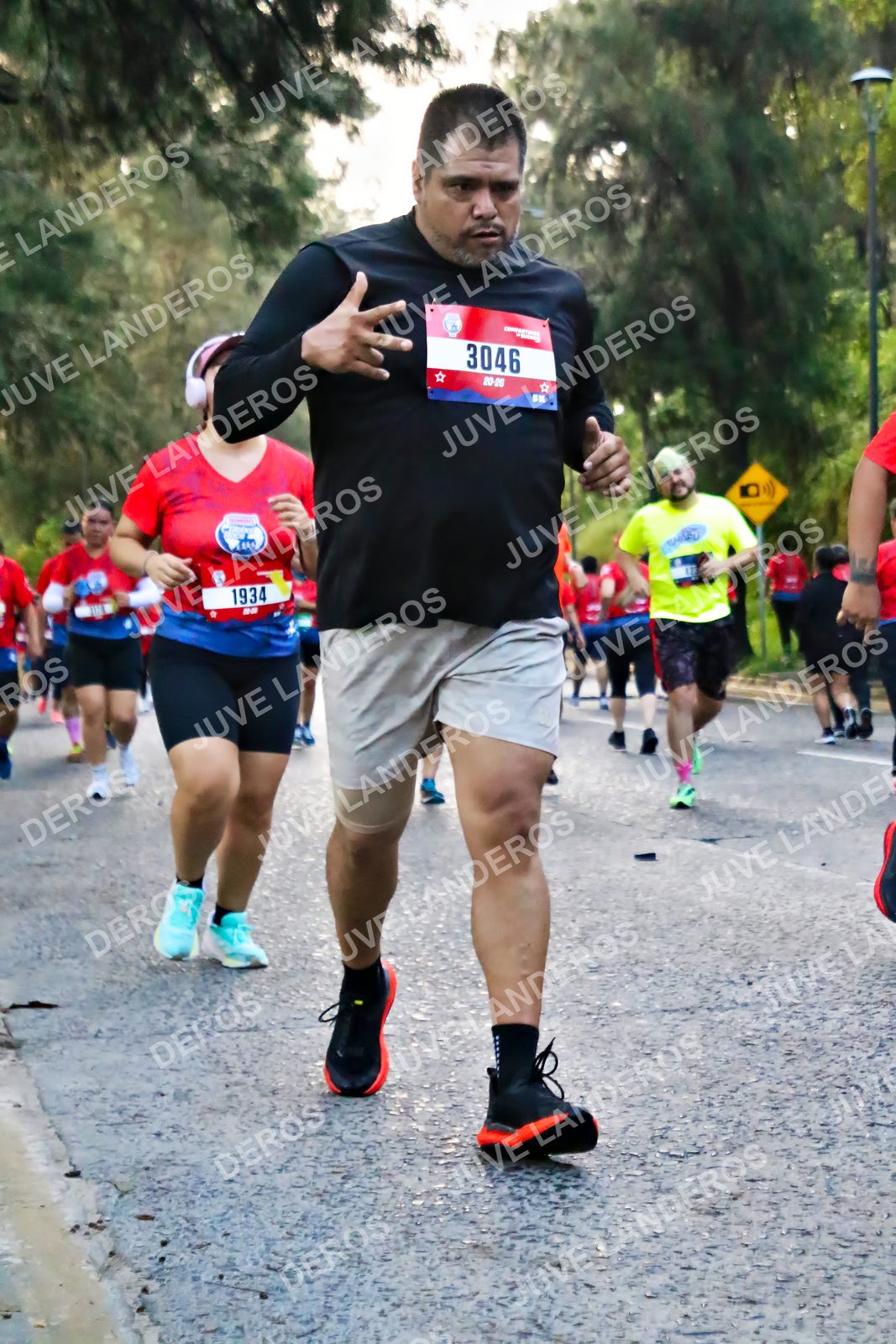 Foto de la CARRERA BIMBO GLOBAL RACE GUADALAJARA en Centro Comercial Andares, Blvd. Puerta de Hierro 4965, Zapopan a las 07:02 · dorsal 3046, 1934