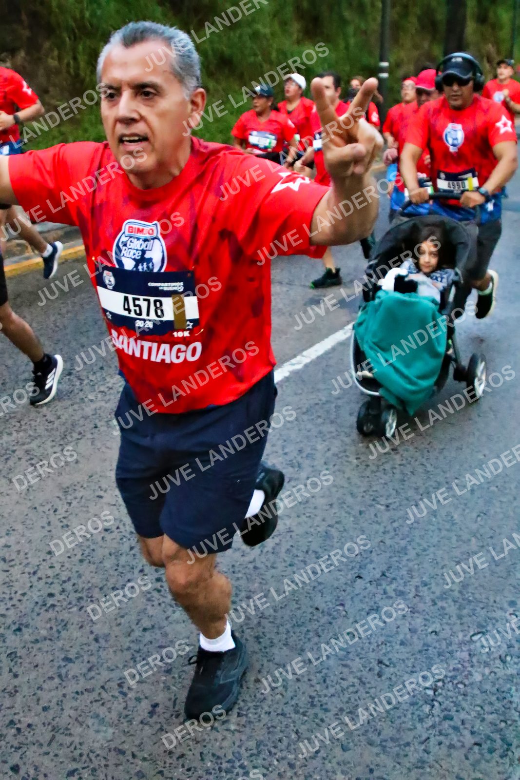 Foto de la CARRERA BIMBO GLOBAL RACE GUADALAJARA en Centro Comercial Andares, Blvd. Puerta de Hierro 4965, Zapopan a las 04:48 · dorsal 4578, 4990