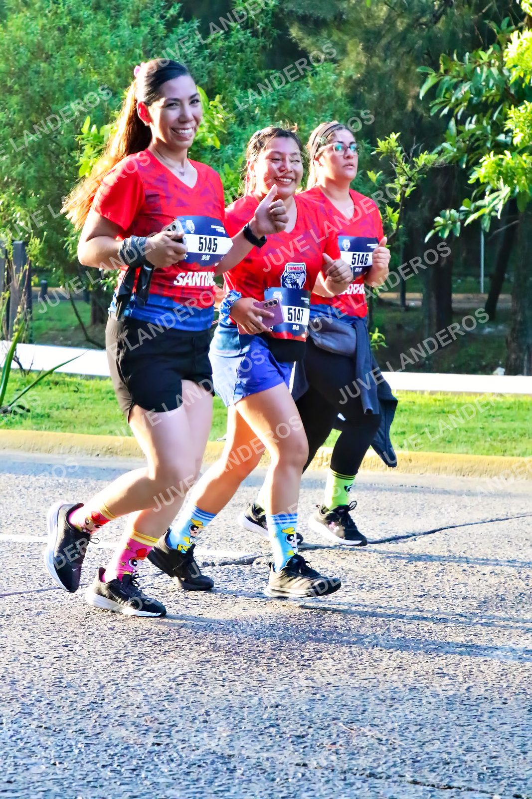 Foto de la CARRERA BIMBO GLOBAL RACE GUADALAJARA en Centro Comercial Andares, Blvd. Puerta de Hierro 4965, Zapopan a las 07:33 · dorsal 5145, 5146, 5147