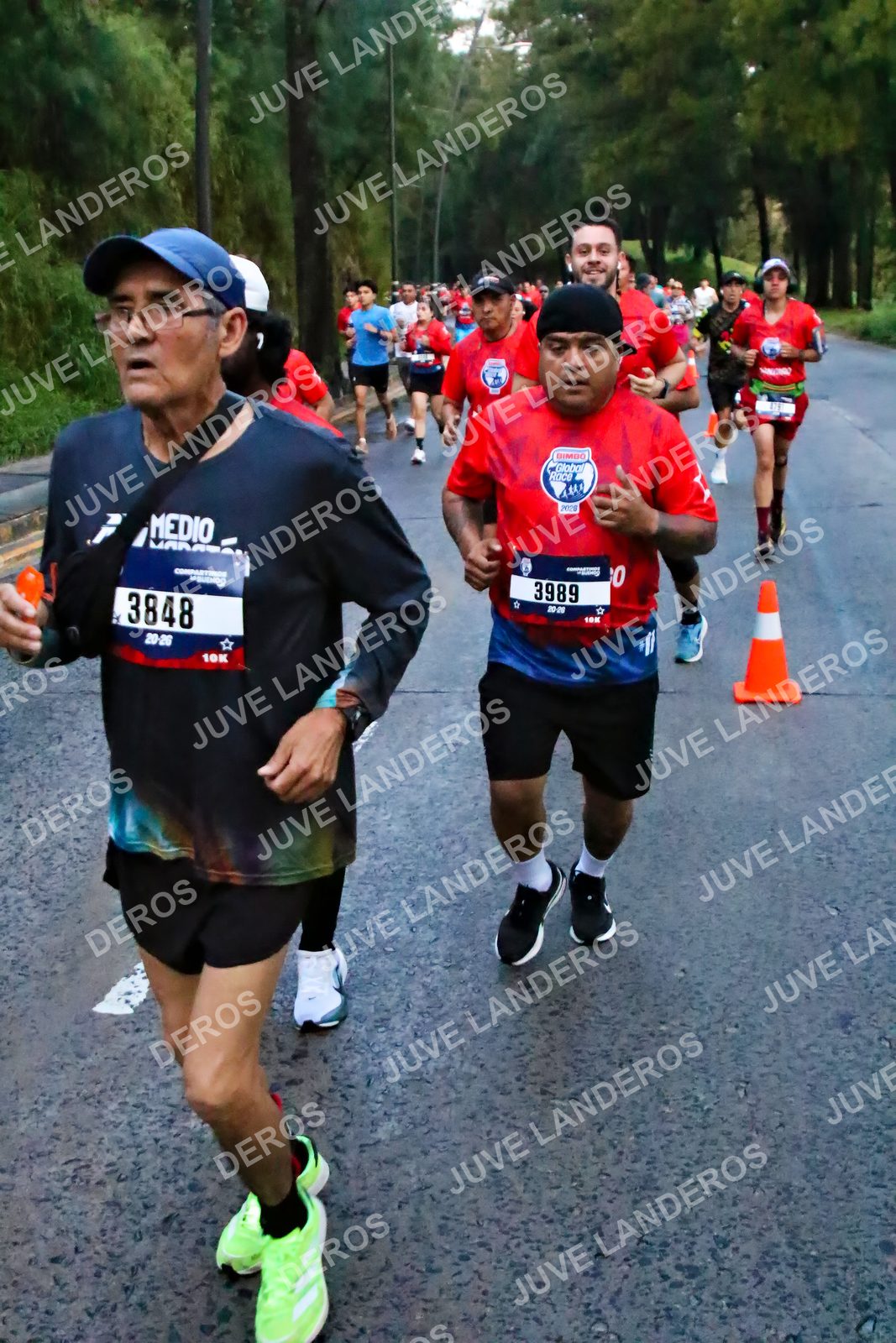 Foto de la CARRERA BIMBO GLOBAL RACE GUADALAJARA en Centro Comercial Andares, Blvd. Puerta de Hierro 4965, Zapopan a las 06:40 · dorsal 3848, 3989