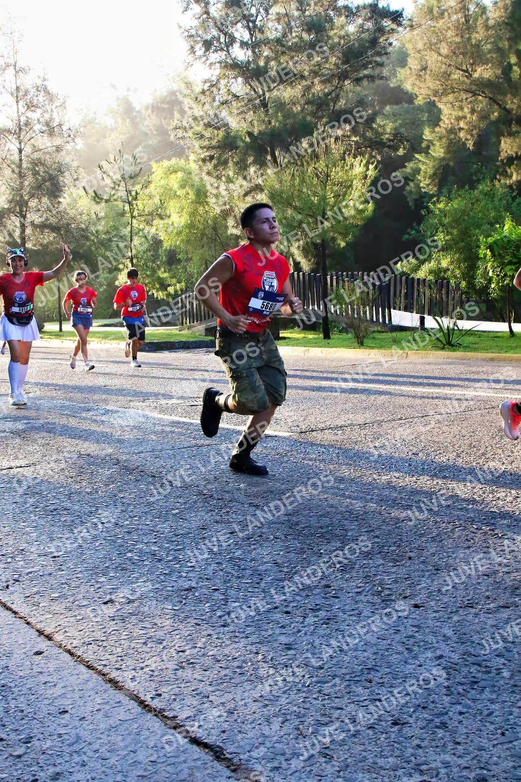 Foto de la CARRERA BIMBO GLOBAL RACE GUADALAJARA en Centro Comercial Andares, Blvd. Puerta de Hierro 4965, Zapopan a las 07:27 · dorsal 5680