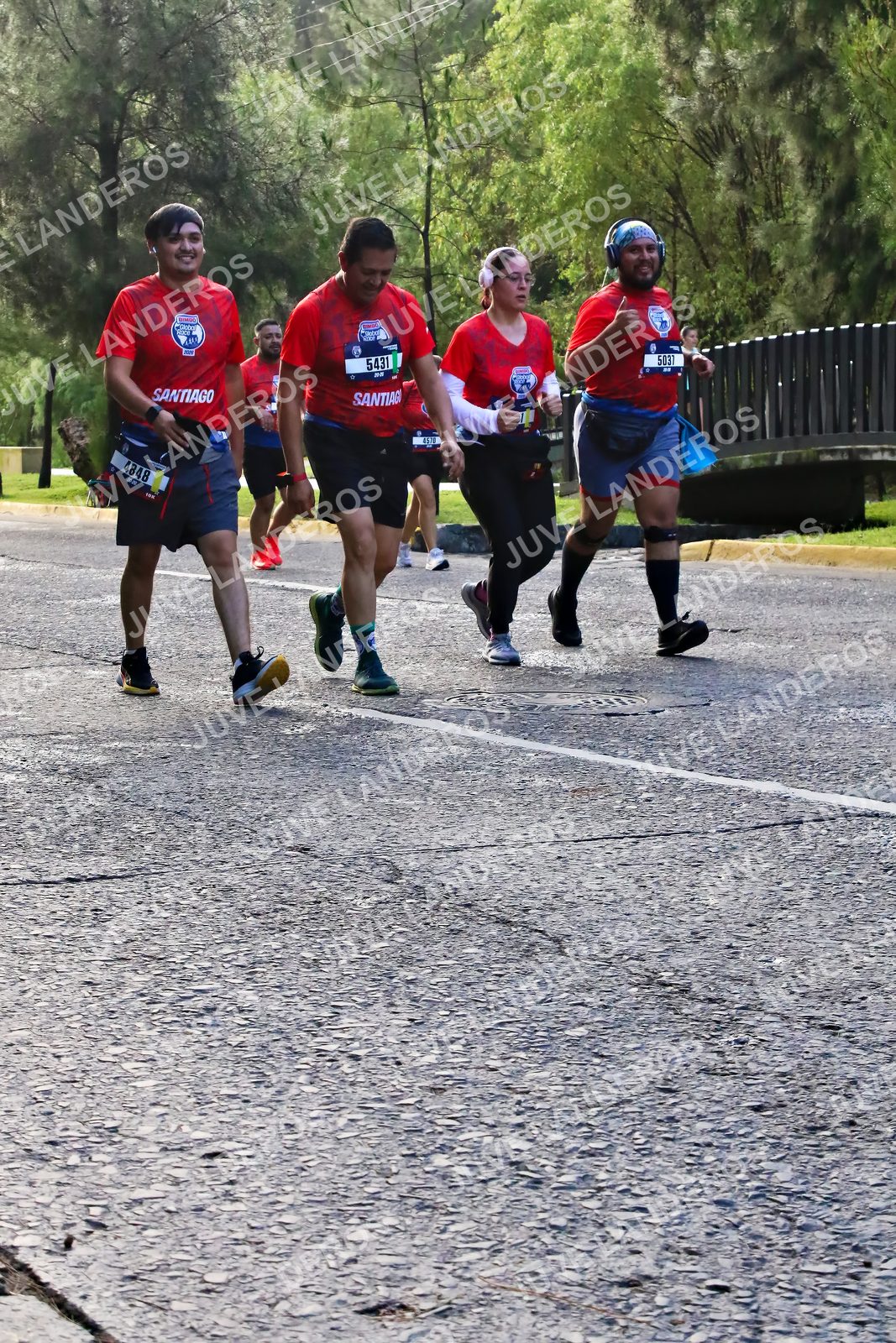 Foto de la CARRERA BIMBO GLOBAL RACE GUADALAJARA en Centro Comercial Andares, Blvd. Puerta de Hierro 4965, Zapopan a las 07:43 · dorsal 5037, 5431, 4848