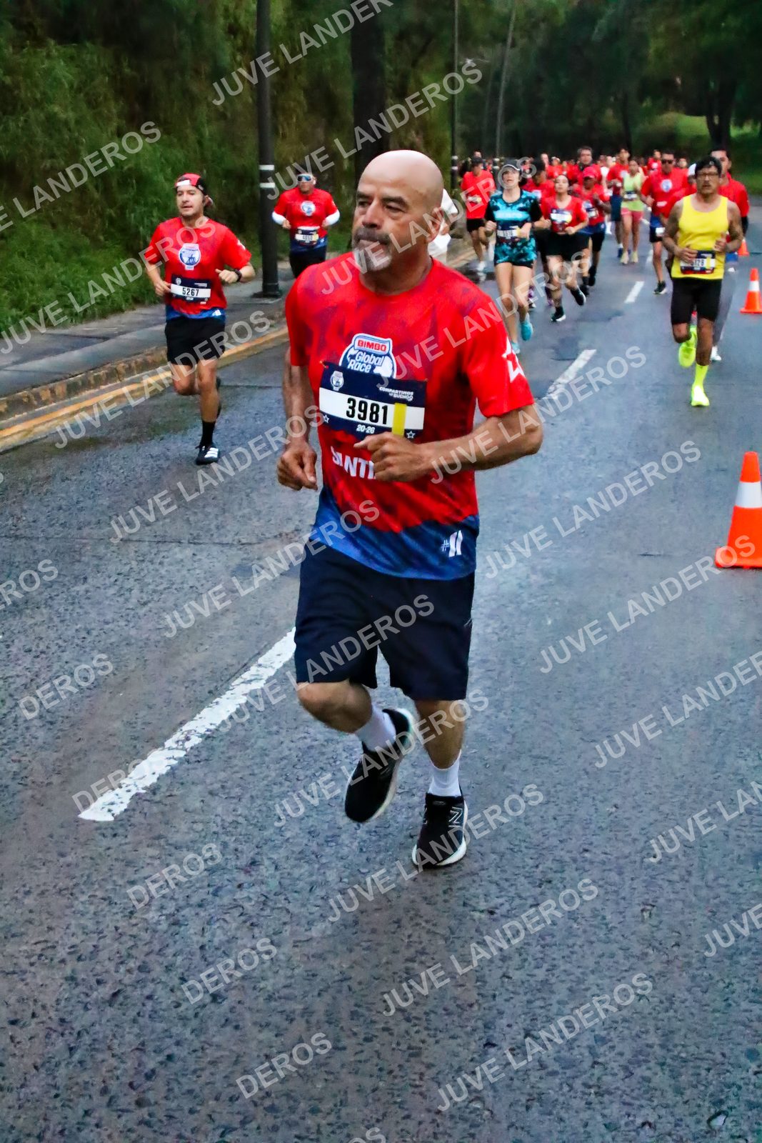 Foto de la CARRERA BIMBO GLOBAL RACE GUADALAJARA en Centro Comercial Andares, Blvd. Puerta de Hierro 4965, Zapopan a las 06:40 · dorsal 3981, 5267