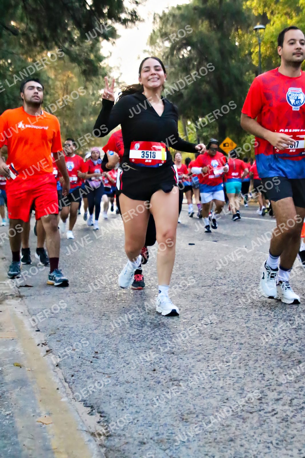 Foto de la CARRERA BIMBO GLOBAL RACE GUADALAJARA en Centro Comercial Andares, Blvd. Puerta de Hierro 4965, Zapopan a las 06:57 · dorsal 3518, 2020