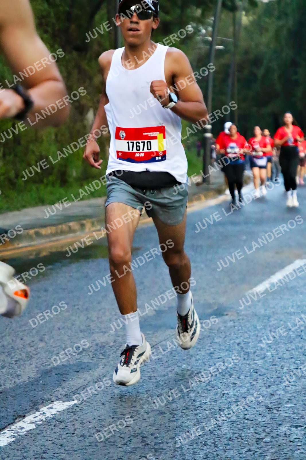 Foto de la CARRERA BIMBO GLOBAL RACE GUADALAJARA en Centro Comercial Andares, Blvd. Puerta de Hierro 4965, Zapopan a las 04:52 · dorsal 17670