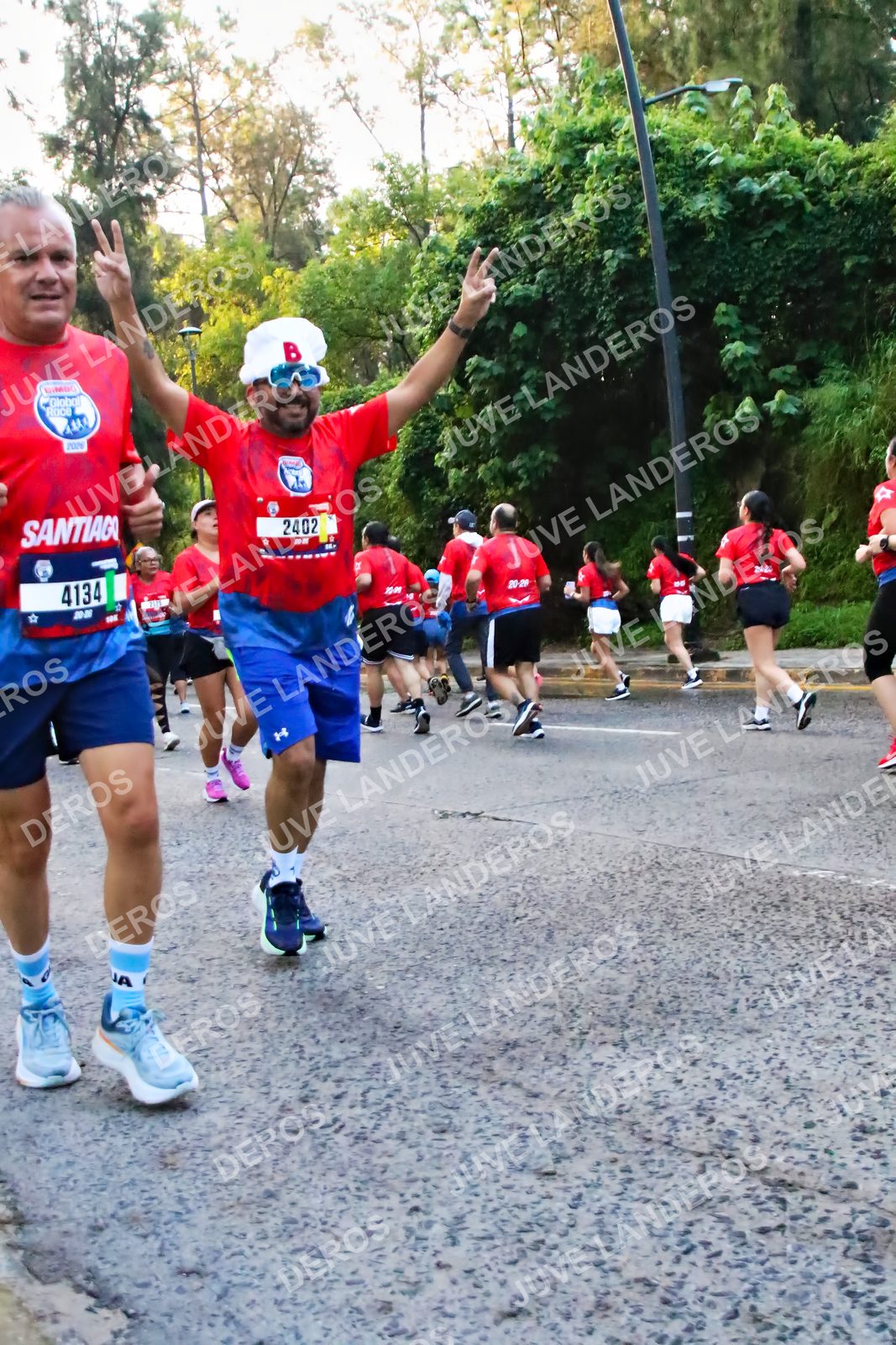 Foto de la CARRERA BIMBO GLOBAL RACE GUADALAJARA en Centro Comercial Andares, Blvd. Puerta de Hierro 4965, Zapopan a las 06:58 · dorsal 4134, 2402