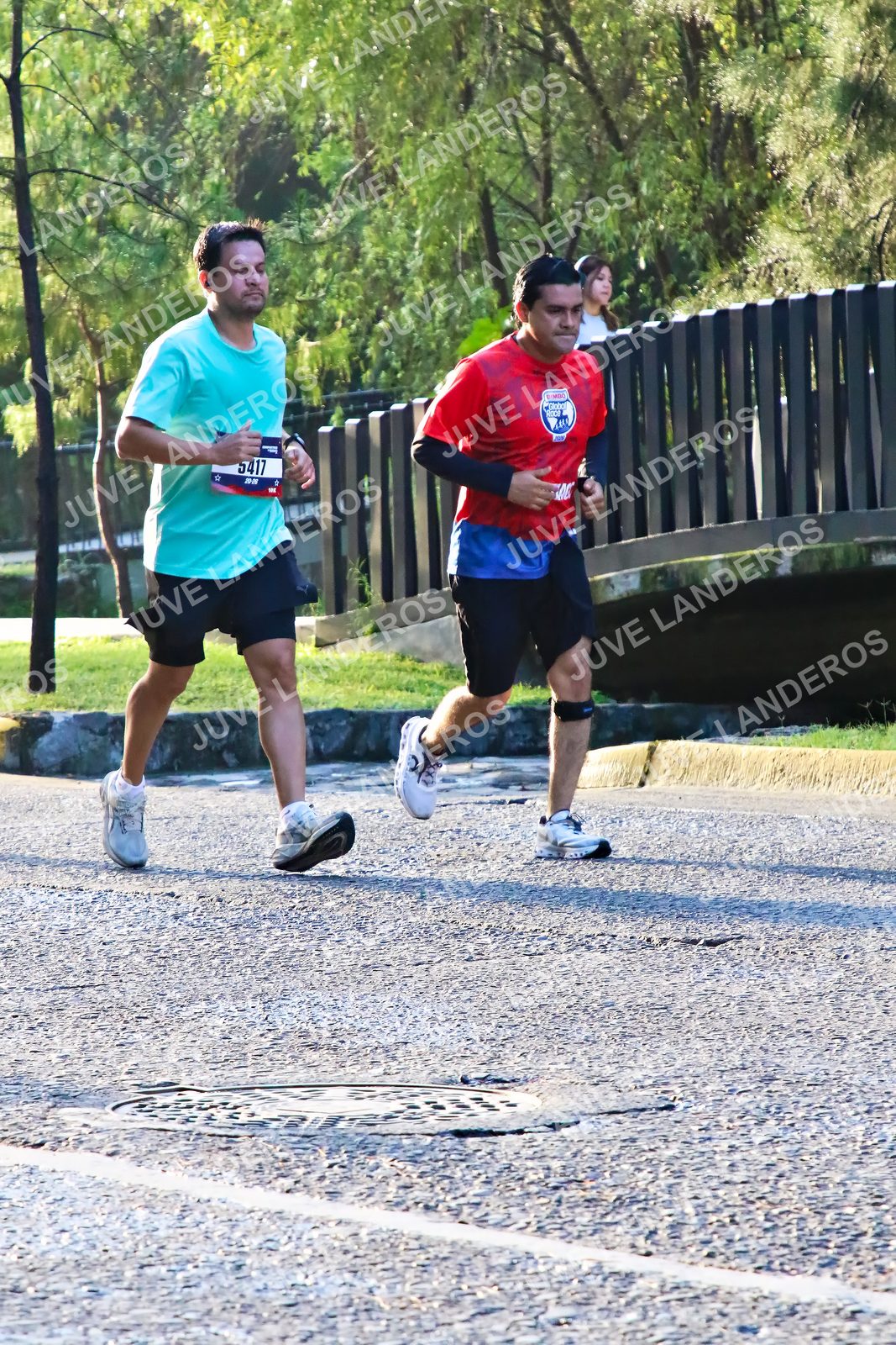 Foto de la CARRERA BIMBO GLOBAL RACE GUADALAJARA en Centro Comercial Andares, Blvd. Puerta de Hierro 4965, Zapopan a las 07:33 · dorsal 5417