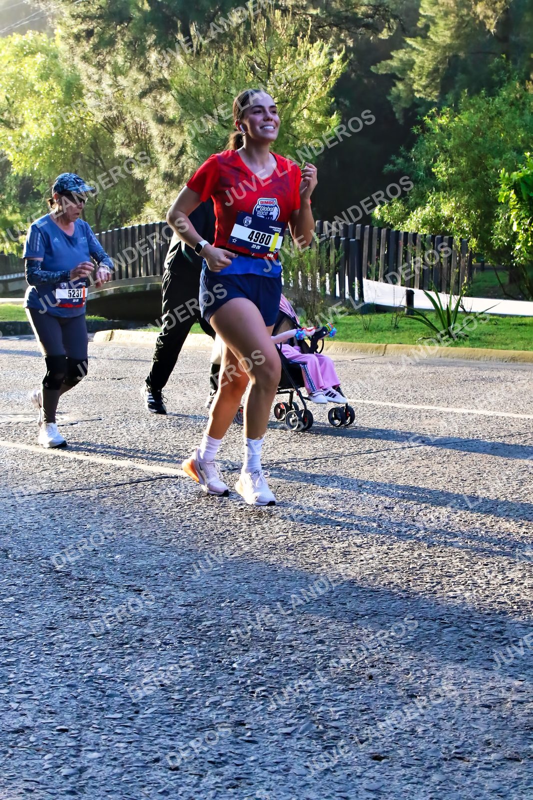 Foto de la CARRERA BIMBO GLOBAL RACE GUADALAJARA en Centro Comercial Andares, Blvd. Puerta de Hierro 4965, Zapopan a las 07:28 · dorsal 5237, 4980