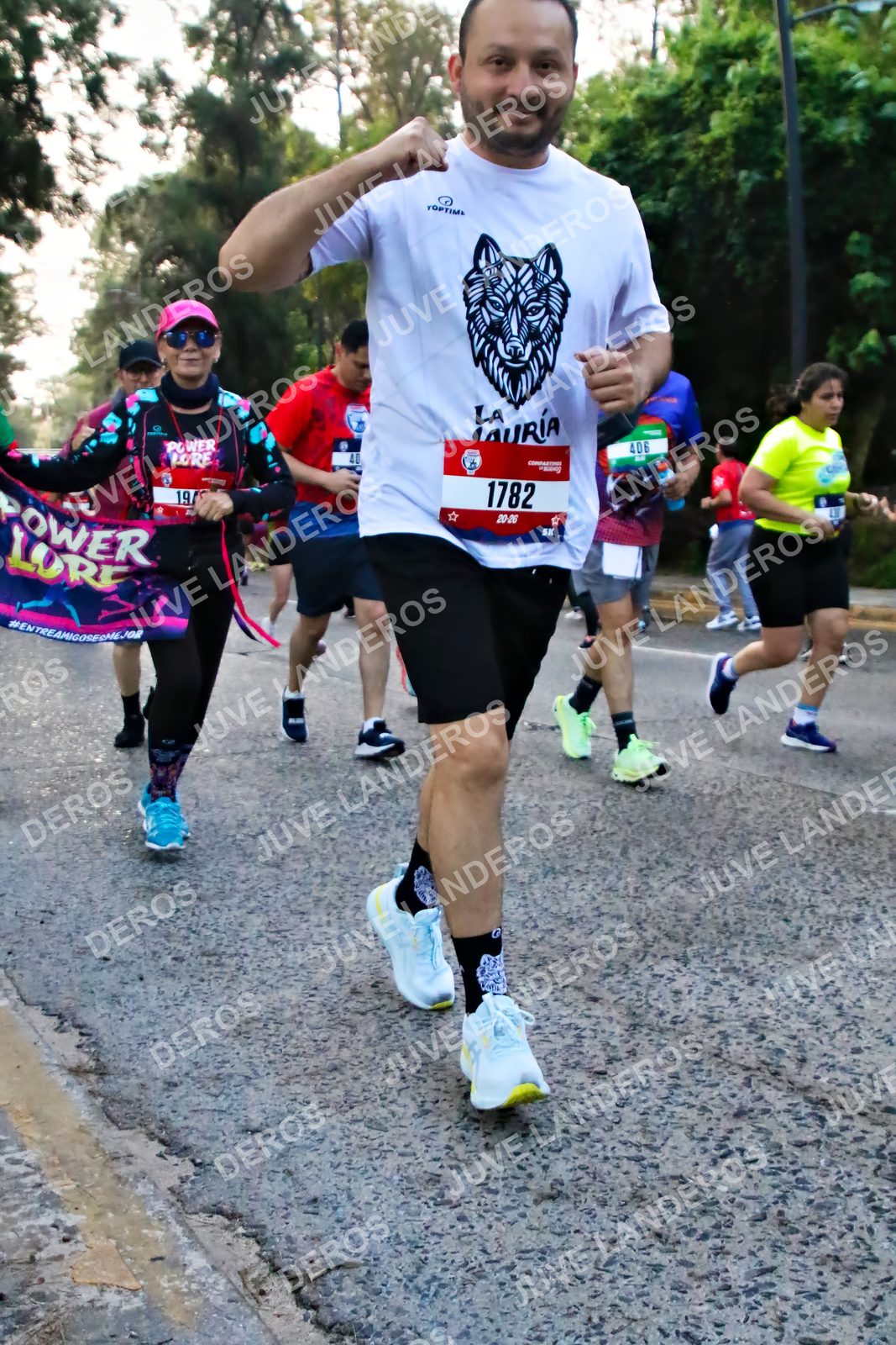 Foto de la CARRERA BIMBO GLOBAL RACE GUADALAJARA en Centro Comercial Andares, Blvd. Puerta de Hierro 4965, Zapopan a las 07:00 · dorsal 1782, 406