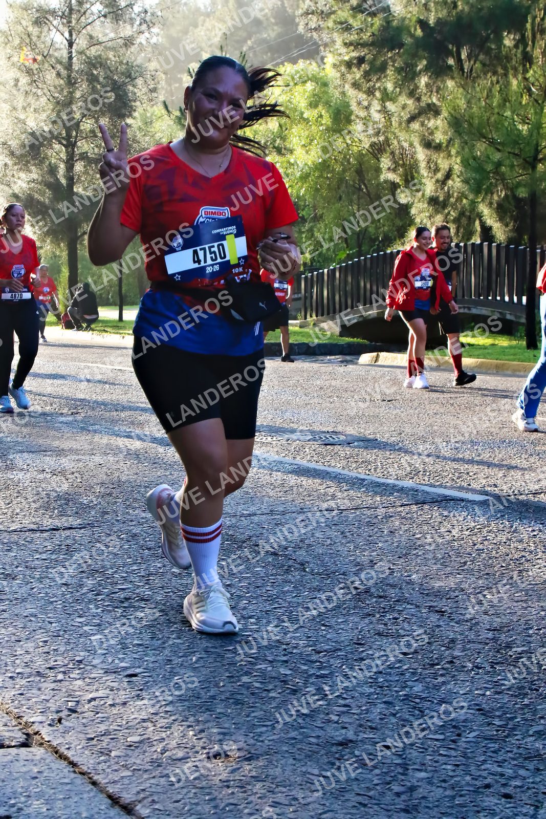 Foto de la CARRERA BIMBO GLOBAL RACE GUADALAJARA en Centro Comercial Andares, Blvd. Puerta de Hierro 4965, Zapopan a las 07:29 · dorsal 4750, 4870