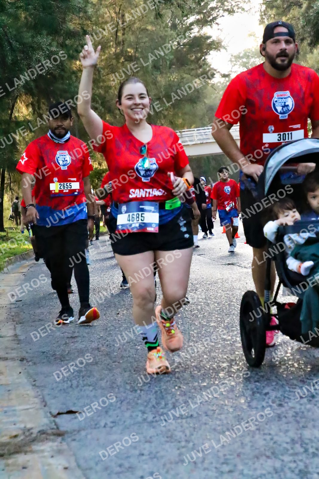 Foto de la CARRERA BIMBO GLOBAL RACE GUADALAJARA en Centro Comercial Andares, Blvd. Puerta de Hierro 4965, Zapopan a las 07:08 · dorsal 3011, 4685, 2655