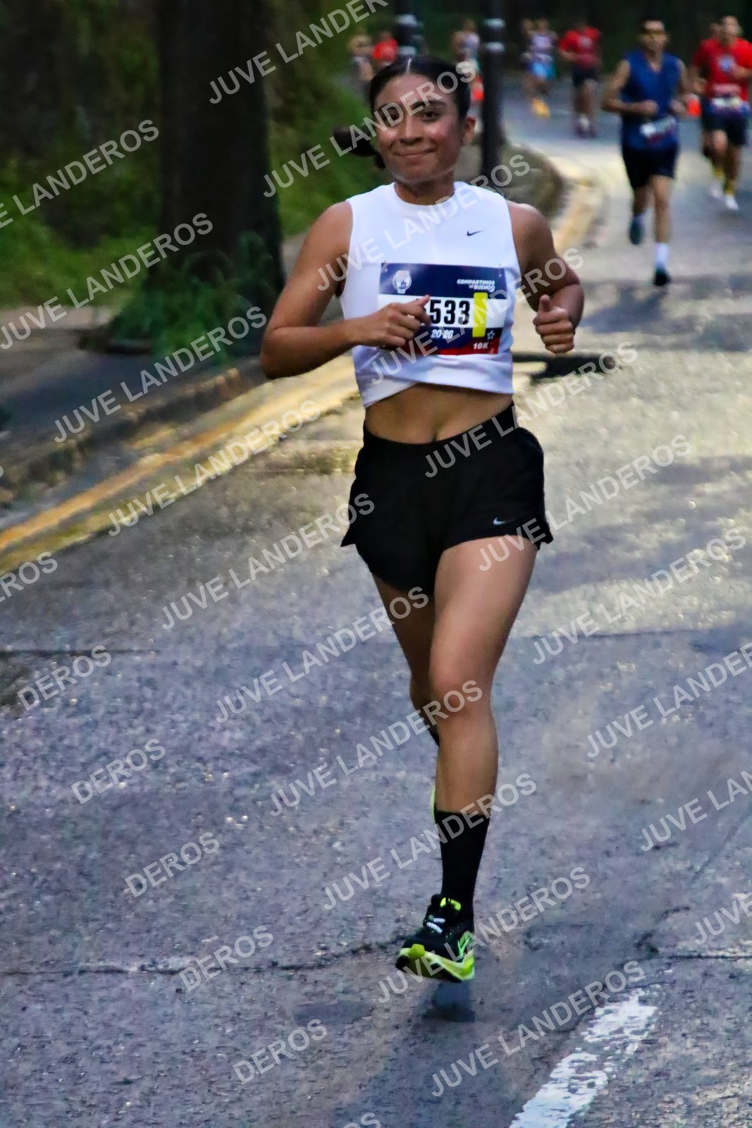 Foto de la CARRERA BIMBO GLOBAL RACE GUADALAJARA en Centro Comercial Andares, Blvd. Puerta de Hierro 4965, Zapopan a las 06:36 · dorsal 533