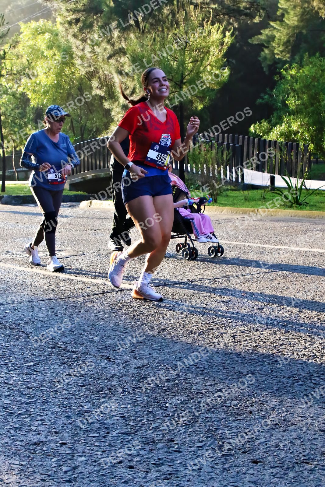Foto de la CARRERA BIMBO GLOBAL RACE GUADALAJARA en Centro Comercial Andares, Blvd. Puerta de Hierro 4965, Zapopan a las 07:28 · dorsal 4980, 523