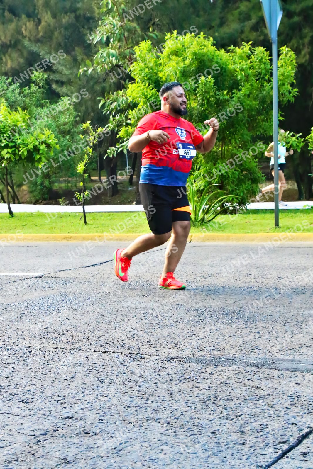 Foto de la CARRERA BIMBO GLOBAL RACE GUADALAJARA en Centro Comercial Andares, Blvd. Puerta de Hierro 4965, Zapopan a las 07:43 · dorsal 4657