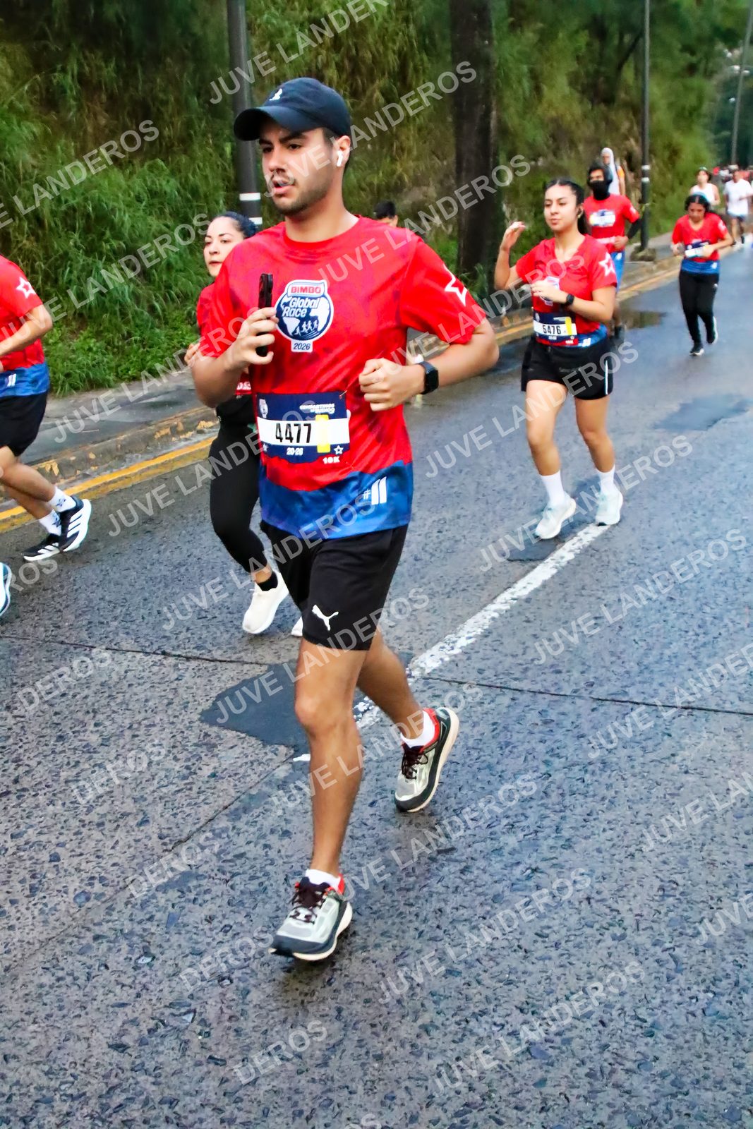 Foto de la CARRERA BIMBO GLOBAL RACE GUADALAJARA en Centro Comercial Andares, Blvd. Puerta de Hierro 4965, Zapopan a las 04:52 · dorsal 4477