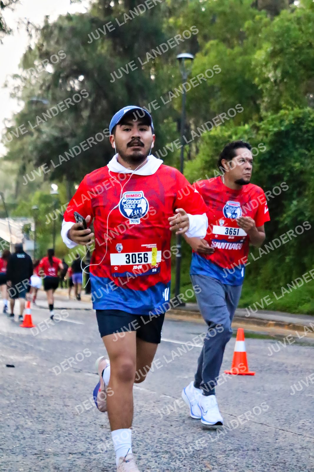 Foto de la CARRERA BIMBO GLOBAL RACE GUADALAJARA en Centro Comercial Andares, Blvd. Puerta de Hierro 4965, Zapopan a las 04:57 · dorsal 3056, 3651