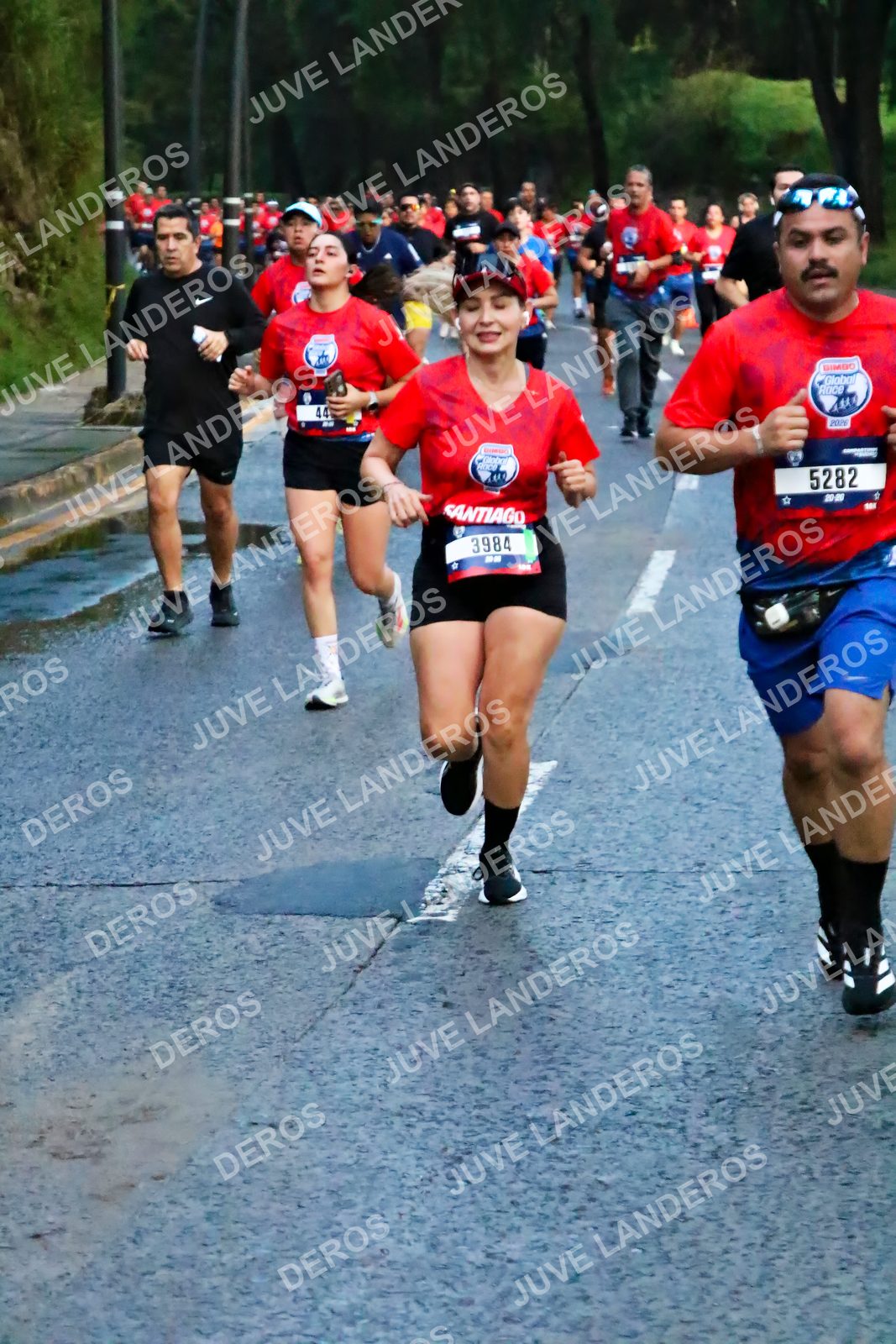 Foto de la CARRERA BIMBO GLOBAL RACE GUADALAJARA en Centro Comercial Andares, Blvd. Puerta de Hierro 4965, Zapopan a las 06:40 · dorsal 5282, 3984, 44