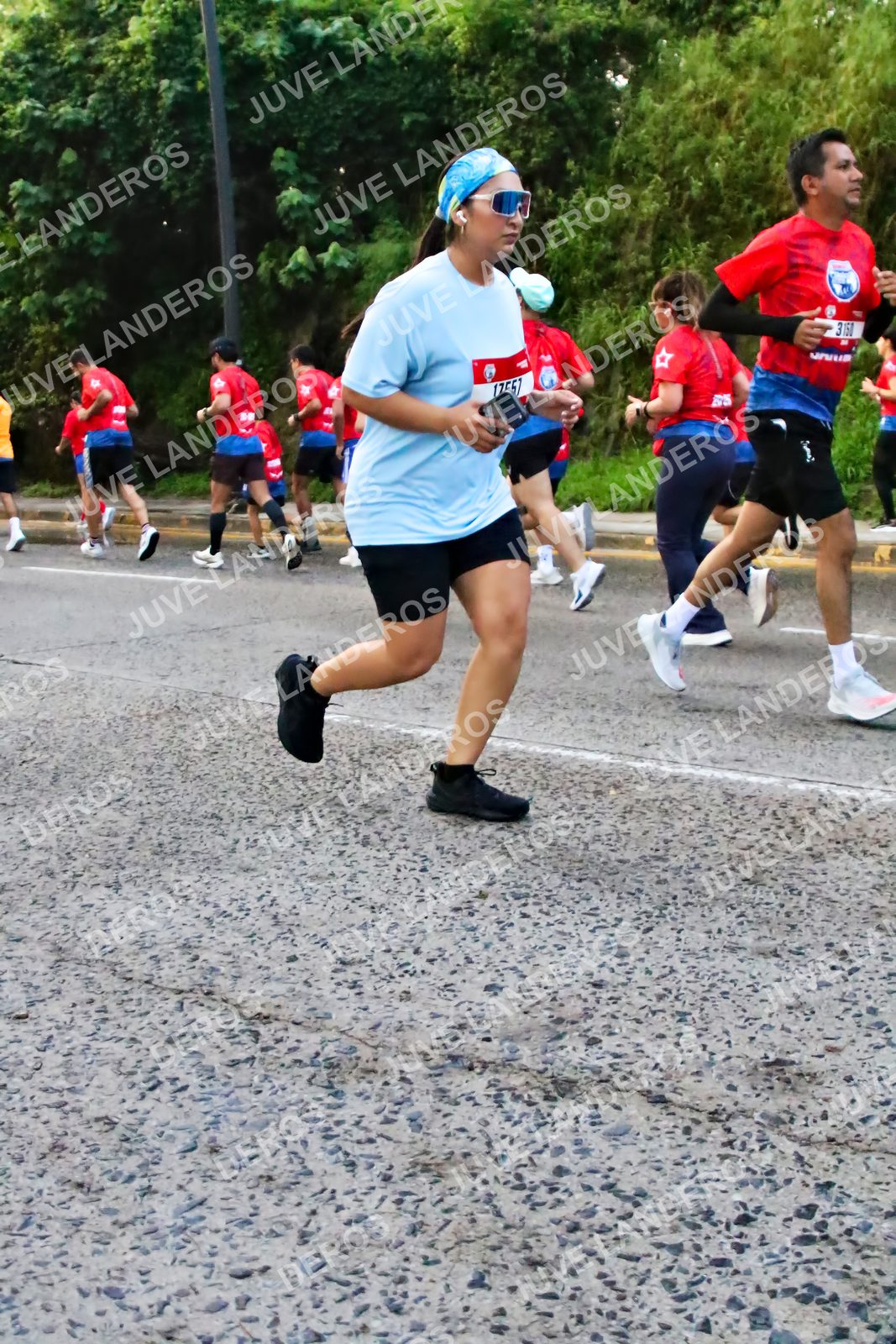 Foto de la CARRERA BIMBO GLOBAL RACE GUADALAJARA en Centro Comercial Andares, Blvd. Puerta de Hierro 4965, Zapopan a las 06:56 · dorsal 17557