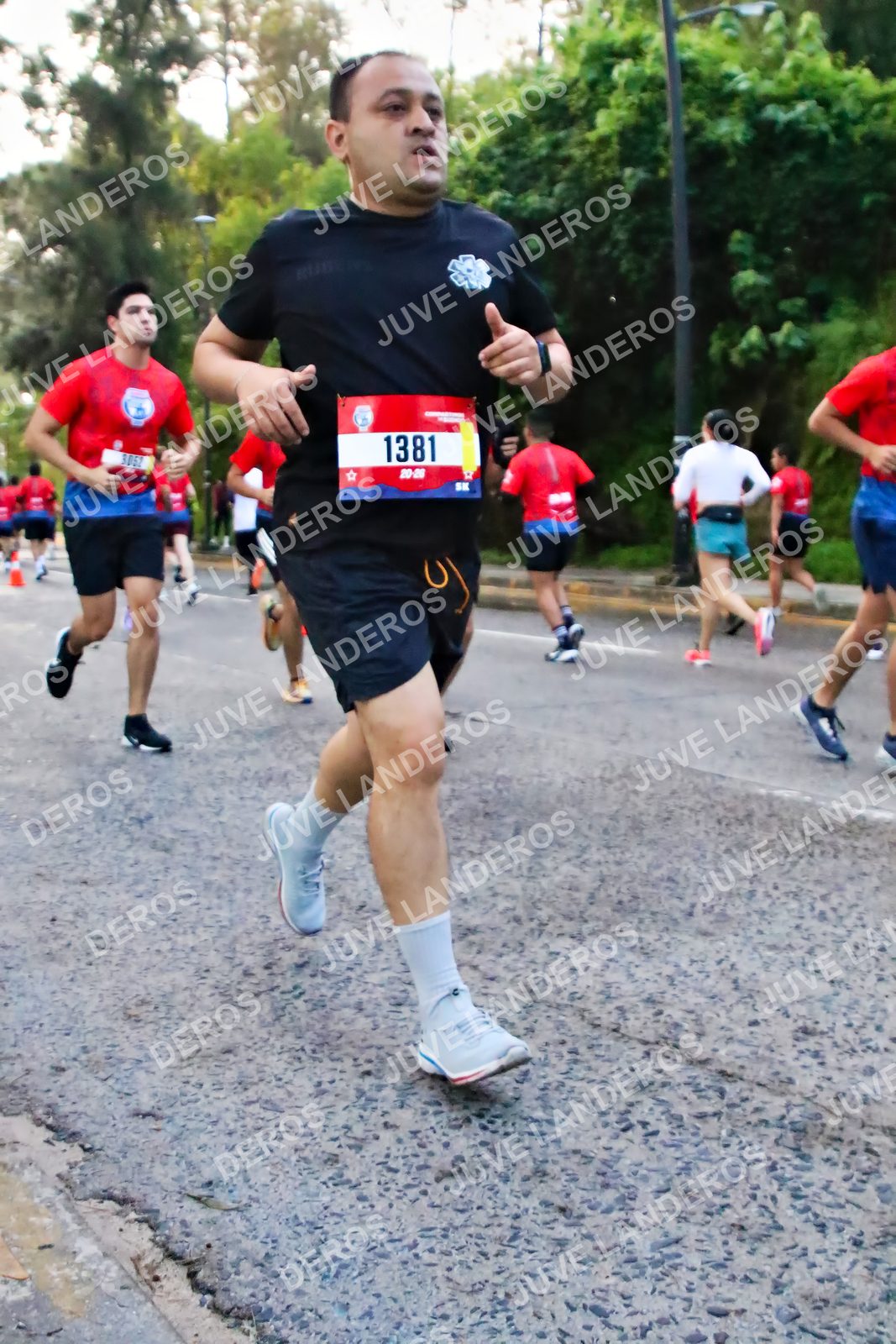 Foto de la CARRERA BIMBO GLOBAL RACE GUADALAJARA en Centro Comercial Andares, Blvd. Puerta de Hierro 4965, Zapopan a las 06:54 · dorsal 1381, 3052
