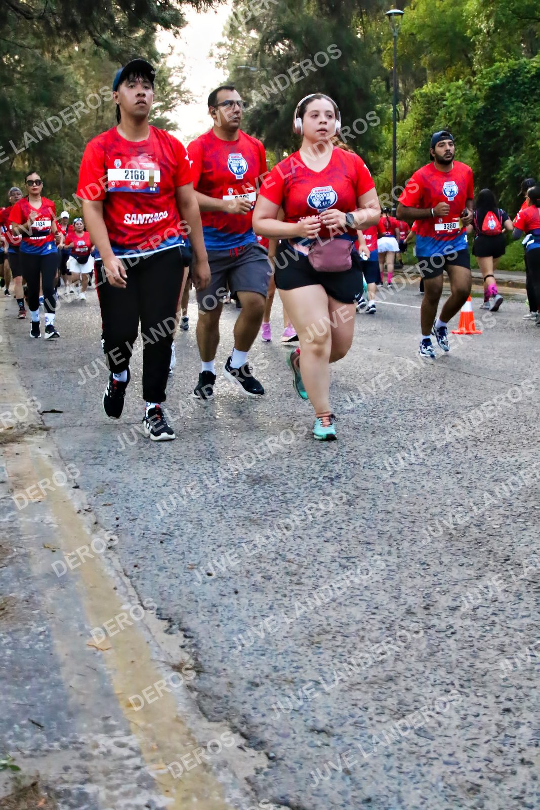Foto de la CARRERA BIMBO GLOBAL RACE GUADALAJARA en Centro Comercial Andares, Blvd. Puerta de Hierro 4965, Zapopan a las 07:01 · dorsal 2168, 3380, 1434