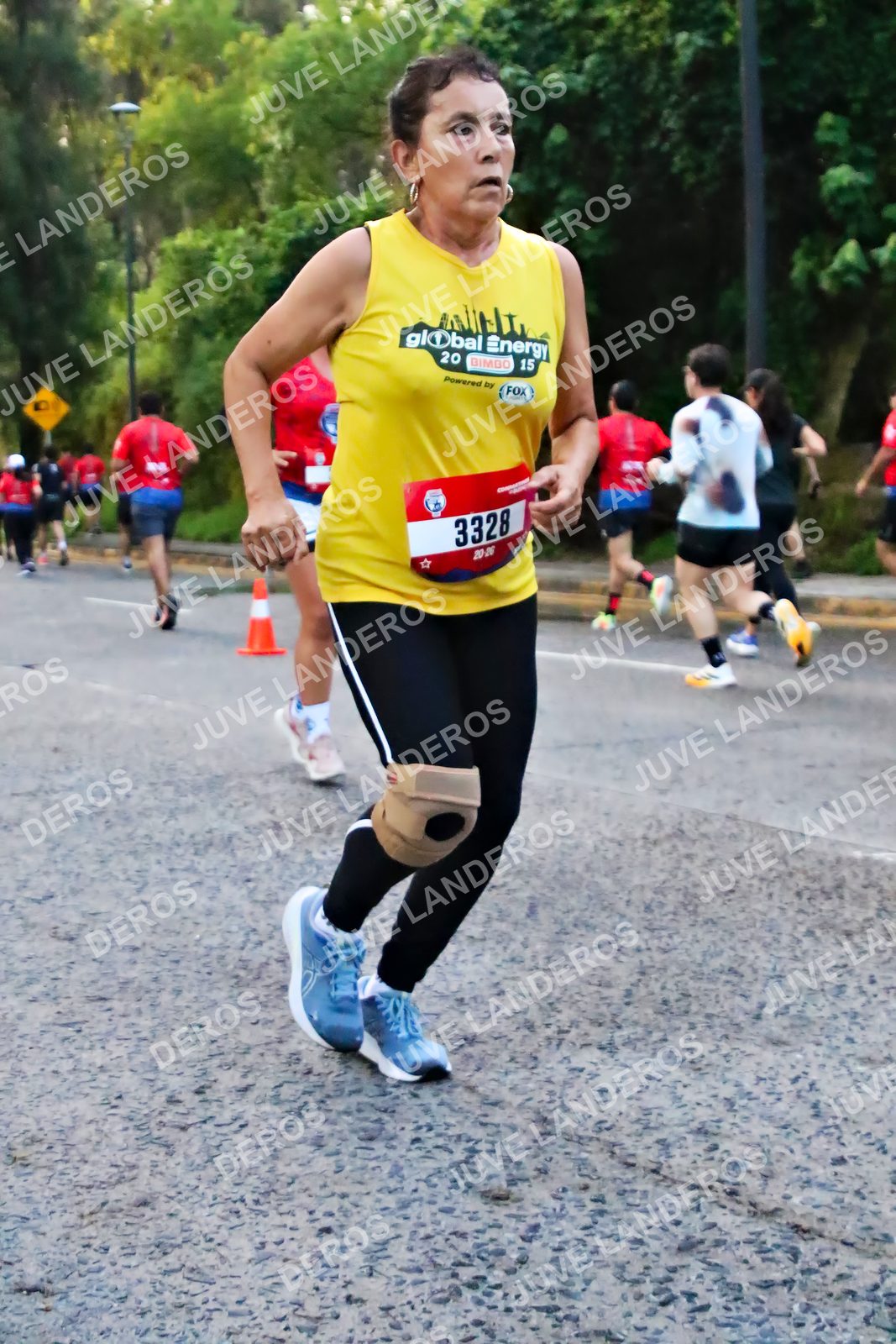 Foto de la CARRERA BIMBO GLOBAL RACE GUADALAJARA en Centro Comercial Andares, Blvd. Puerta de Hierro 4965, Zapopan a las 06:55 · dorsal 3328, 15, 20