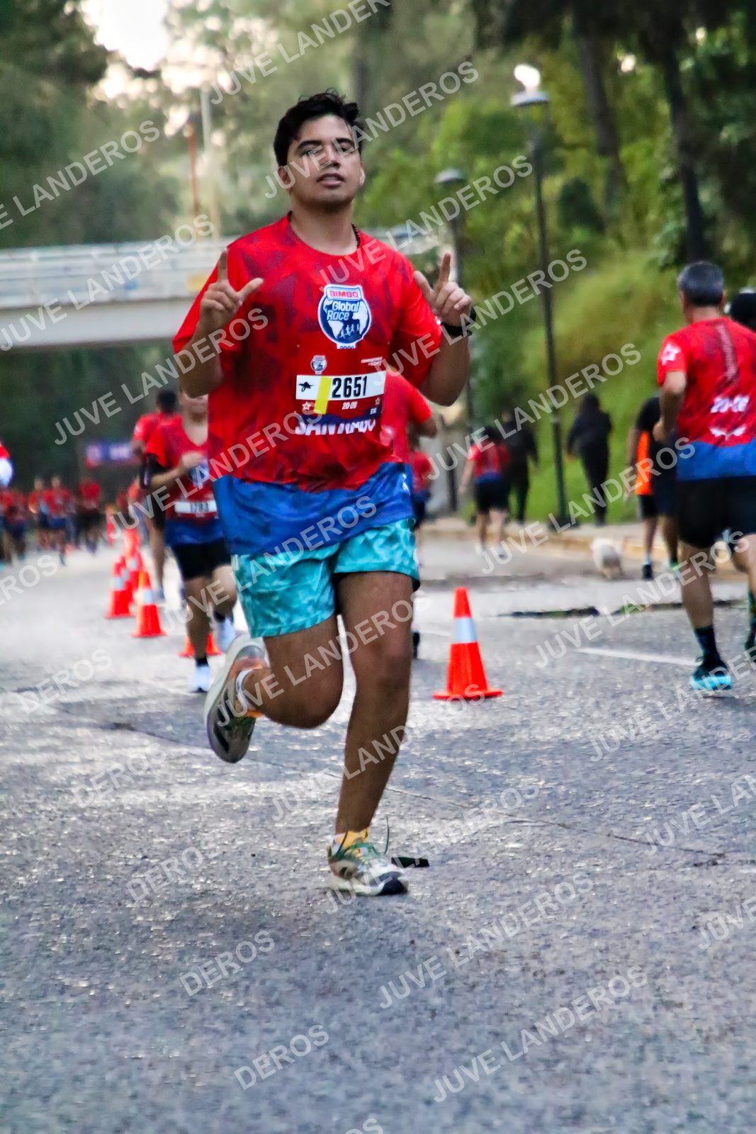 Foto de la CARRERA BIMBO GLOBAL RACE GUADALAJARA en Centro Comercial Andares, Blvd. Puerta de Hierro 4965, Zapopan a las 04:58 · dorsal 2651