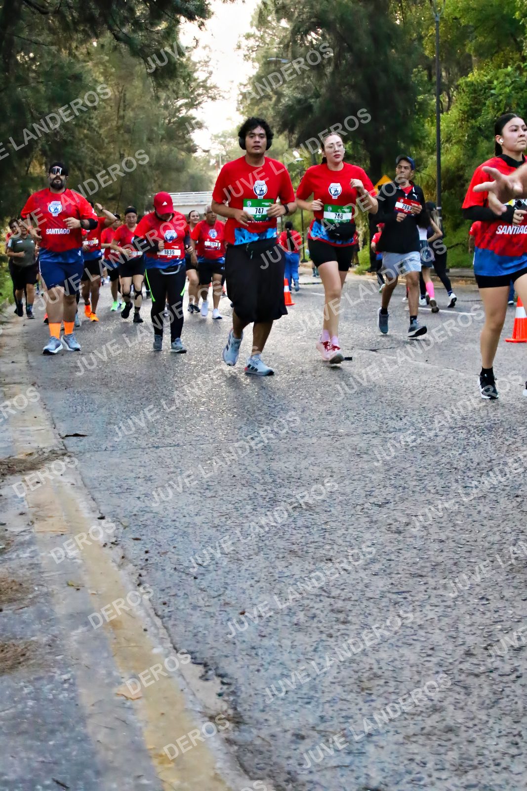 Foto de la CARRERA BIMBO GLOBAL RACE GUADALAJARA en Centro Comercial Andares, Blvd. Puerta de Hierro 4965, Zapopan a las 07:04 · dorsal 747, 748, 1839