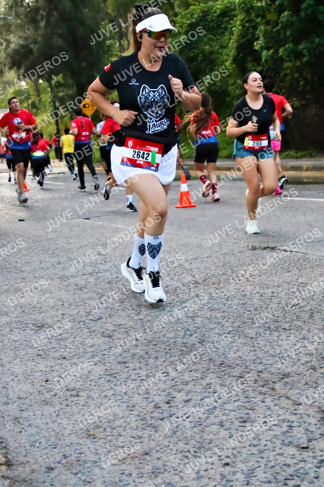 Foto de la CARRERA BIMBO GLOBAL RACE GUADALAJARA en Centro Comercial Andares, Blvd. Puerta de Hierro 4965, Zapopan a las 04:59 · dorsal 2642, 2155