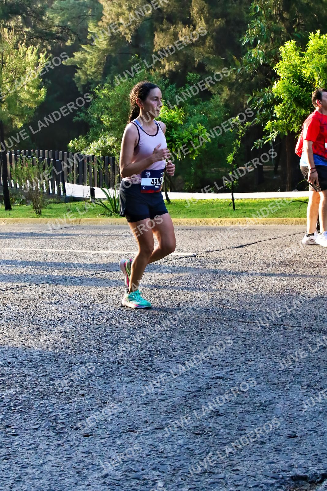 Foto de la CARRERA BIMBO GLOBAL RACE GUADALAJARA en Centro Comercial Andares, Blvd. Puerta de Hierro 4965, Zapopan a las 07:32 · dorsal 4308
