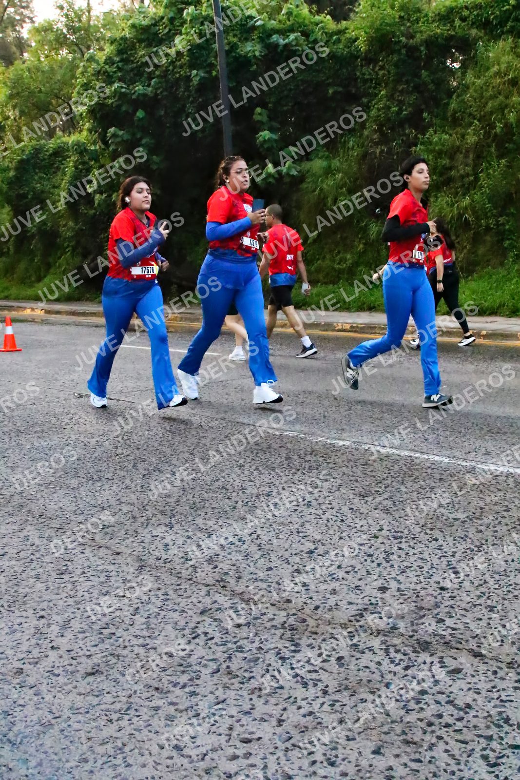 Foto de la CARRERA BIMBO GLOBAL RACE GUADALAJARA en Centro Comercial Andares, Blvd. Puerta de Hierro 4965, Zapopan a las 07:07 · dorsal 17576
