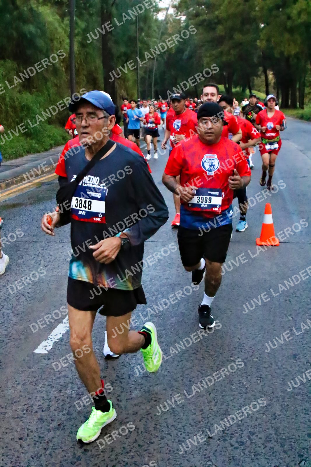 Foto de la CARRERA BIMBO GLOBAL RACE GUADALAJARA en Centro Comercial Andares, Blvd. Puerta de Hierro 4965, Zapopan a las 06:40 · dorsal 3848, 3989