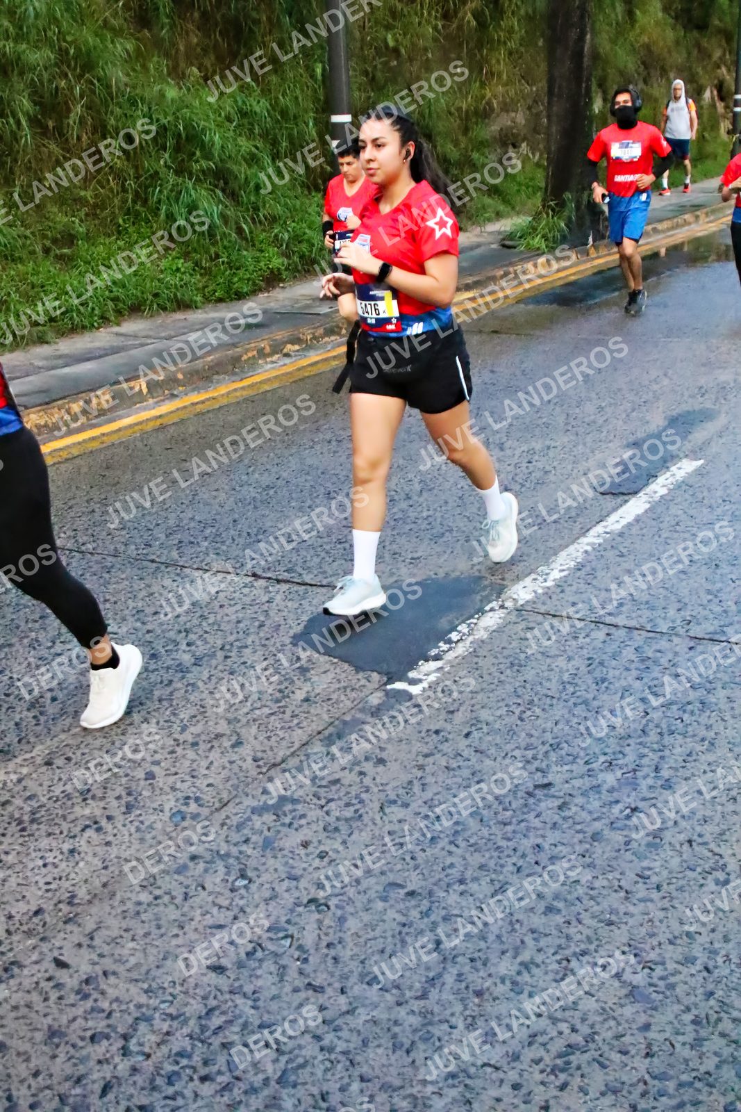 Foto de la CARRERA BIMBO GLOBAL RACE GUADALAJARA en Centro Comercial Andares, Blvd. Puerta de Hierro 4965, Zapopan a las 04:52 · dorsal 5476