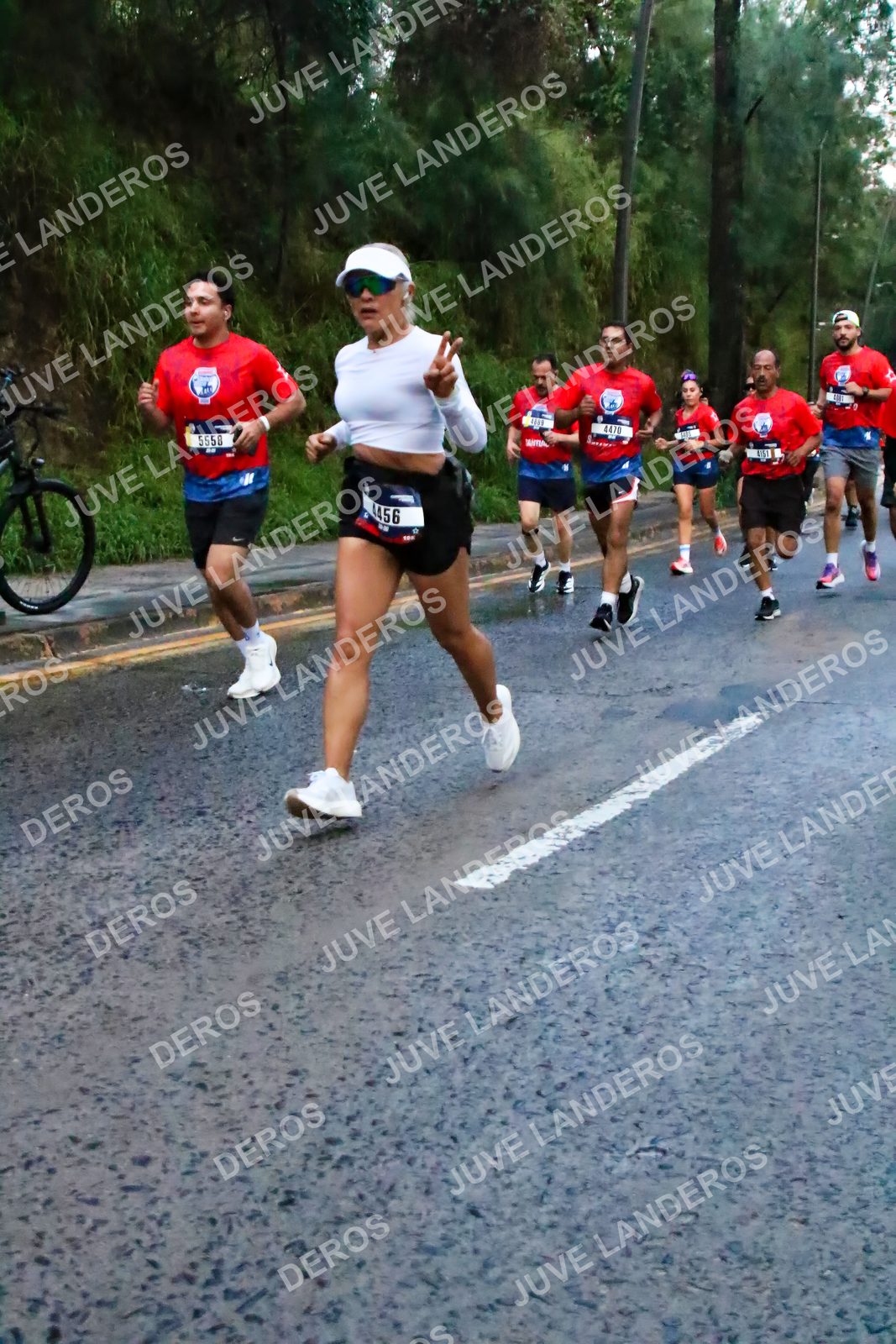 Foto de la CARRERA BIMBO GLOBAL RACE GUADALAJARA en Centro Comercial Andares, Blvd. Puerta de Hierro 4965, Zapopan a las 06:40 · dorsal 5558, 4470