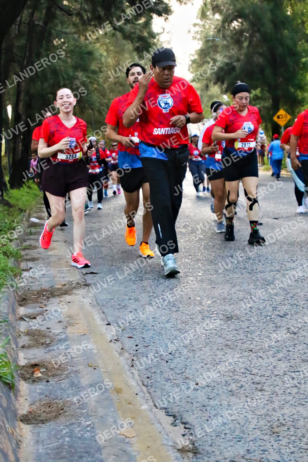 Foto de la CARRERA BIMBO GLOBAL RACE GUADALAJARA en Centro Comercial Andares, Blvd. Puerta de Hierro 4965, Zapopan a las 07:04