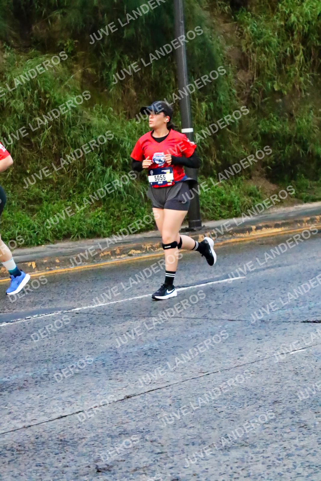 Foto de la CARRERA BIMBO GLOBAL RACE GUADALAJARA en Centro Comercial Andares, Blvd. Puerta de Hierro 4965, Zapopan a las 04:54 · dorsal 5055