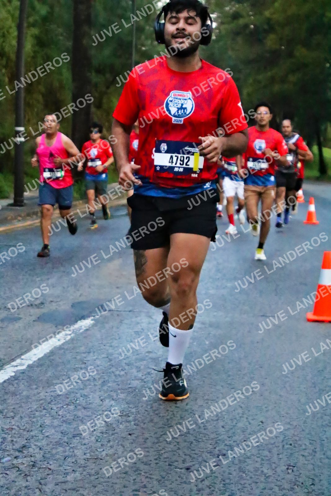 Foto de la CARRERA BIMBO GLOBAL RACE GUADALAJARA en Centro Comercial Andares, Blvd. Puerta de Hierro 4965, Zapopan a las 06:40 · dorsal 4792