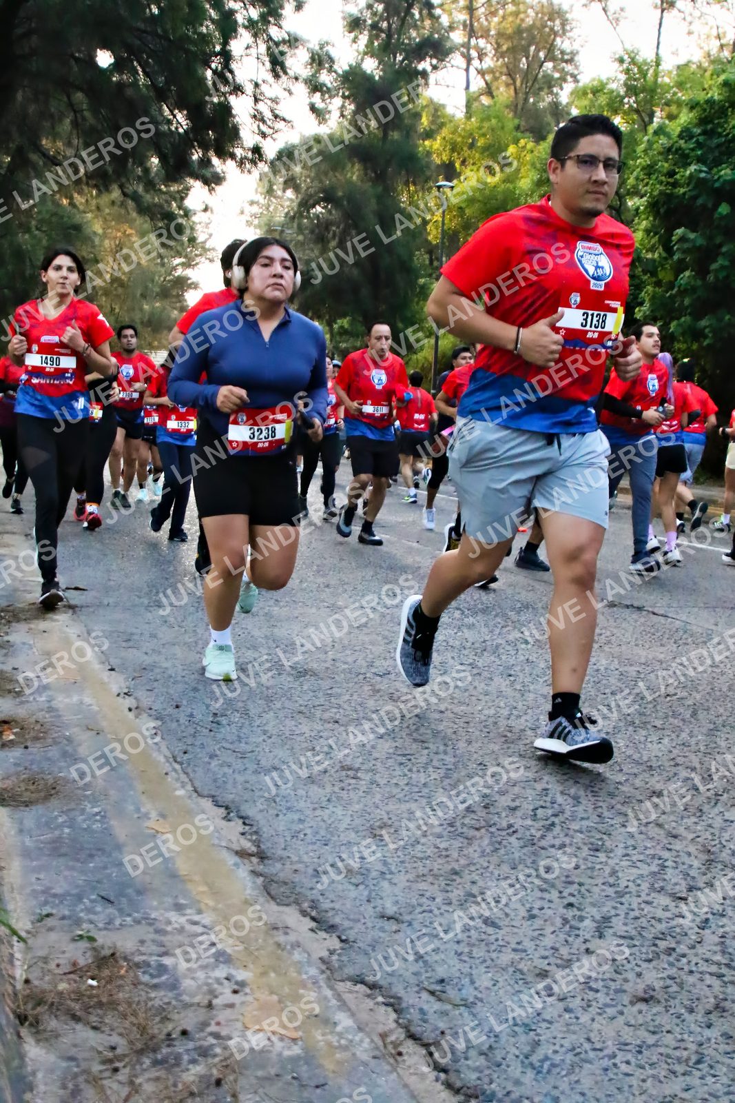 Foto de la CARRERA BIMBO GLOBAL RACE GUADALAJARA en Centro Comercial Andares, Blvd. Puerta de Hierro 4965, Zapopan a las 06:58 · dorsal 3138, 3238, 1490