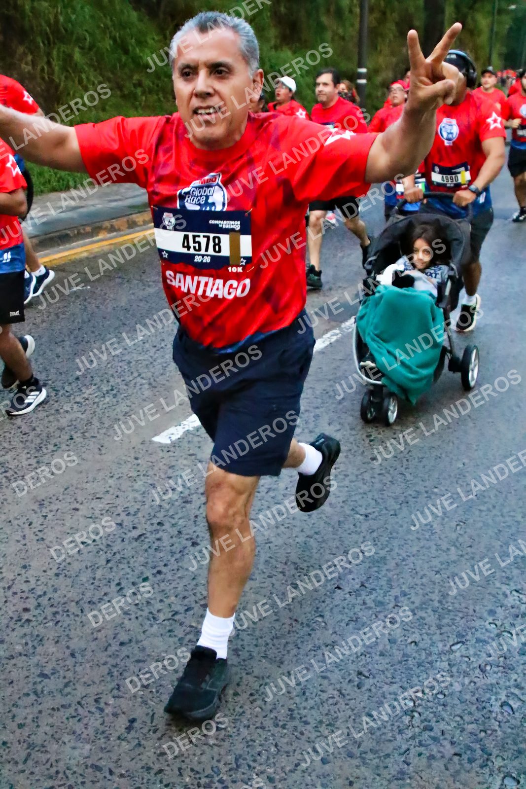 Foto de la CARRERA BIMBO GLOBAL RACE GUADALAJARA en Centro Comercial Andares, Blvd. Puerta de Hierro 4965, Zapopan a las 04:48 · dorsal 4578, 4990