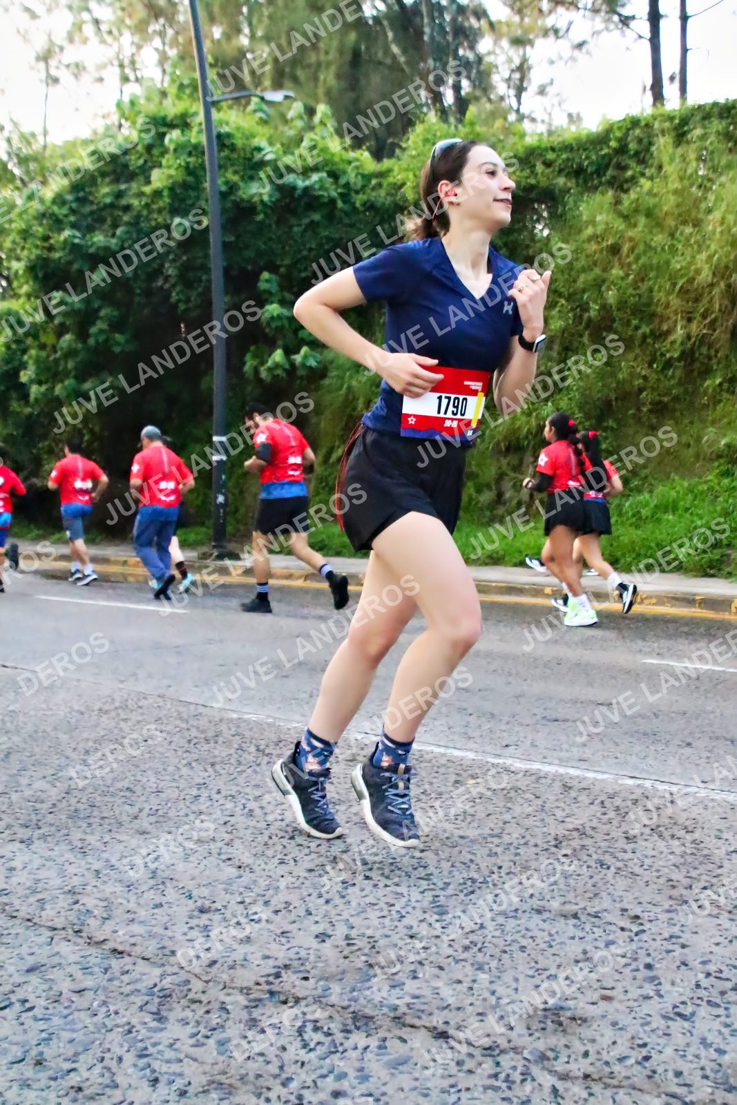 Foto de la CARRERA BIMBO GLOBAL RACE GUADALAJARA en Centro Comercial Andares, Blvd. Puerta de Hierro 4965, Zapopan a las 05:00 · dorsal 1790