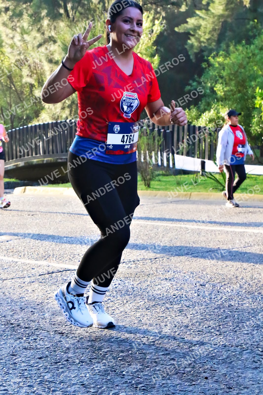 Foto de la CARRERA BIMBO GLOBAL RACE GUADALAJARA en Centro Comercial Andares, Blvd. Puerta de Hierro 4965, Zapopan a las 07:32 · dorsal 4764