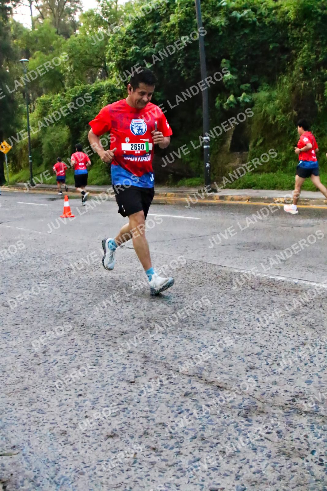 Foto de la CARRERA BIMBO GLOBAL RACE GUADALAJARA en Centro Comercial Andares, Blvd. Puerta de Hierro 4965, Zapopan a las 04:56 · dorsal 2650