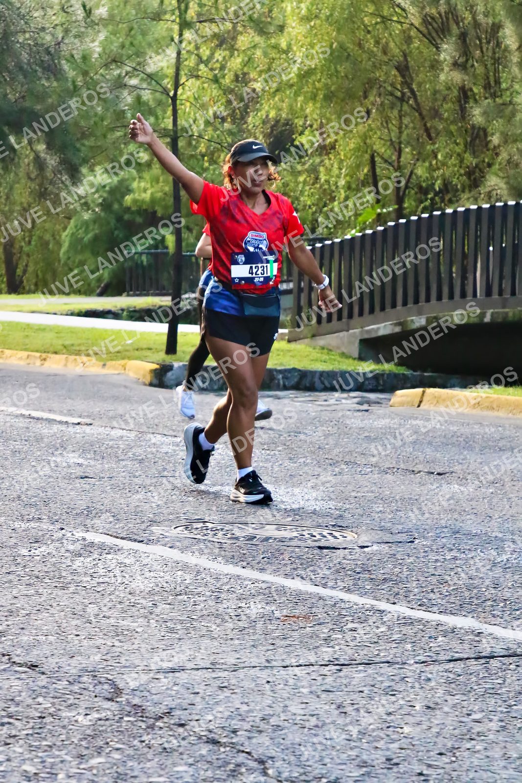 Foto de la CARRERA BIMBO GLOBAL RACE GUADALAJARA en Centro Comercial Andares, Blvd. Puerta de Hierro 4965, Zapopan a las 07:36 · dorsal 4231