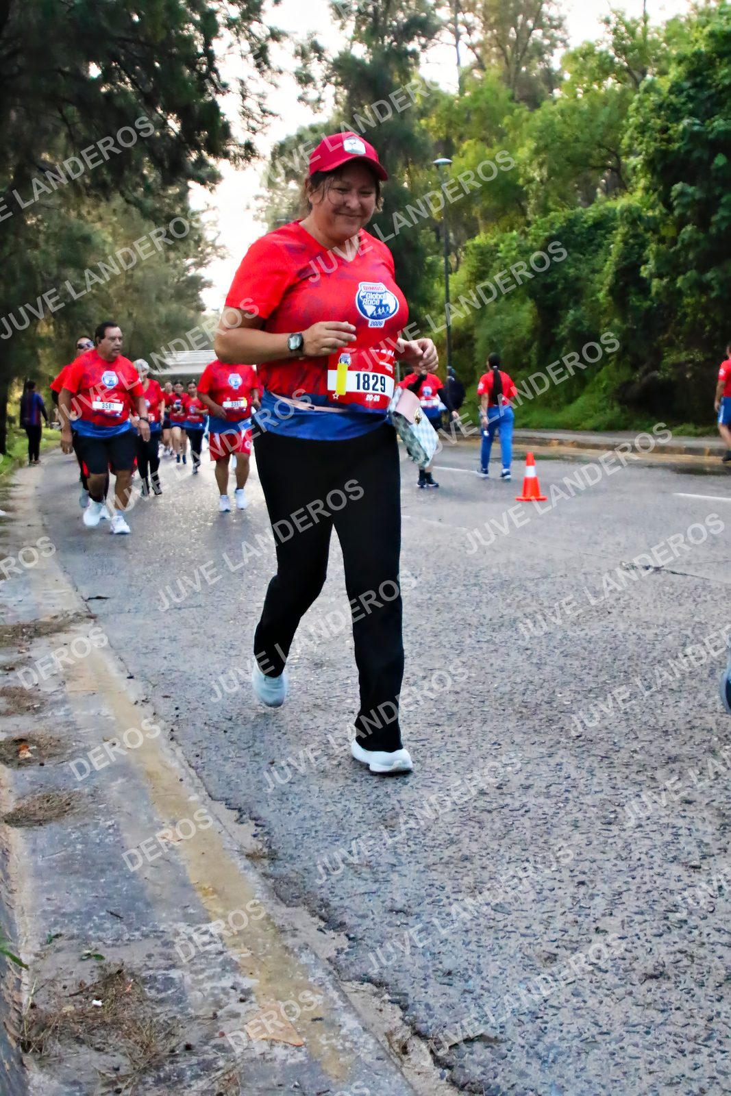 Foto de la CARRERA BIMBO GLOBAL RACE GUADALAJARA en Centro Comercial Andares, Blvd. Puerta de Hierro 4965, Zapopan a las 07:03 · dorsal 1829