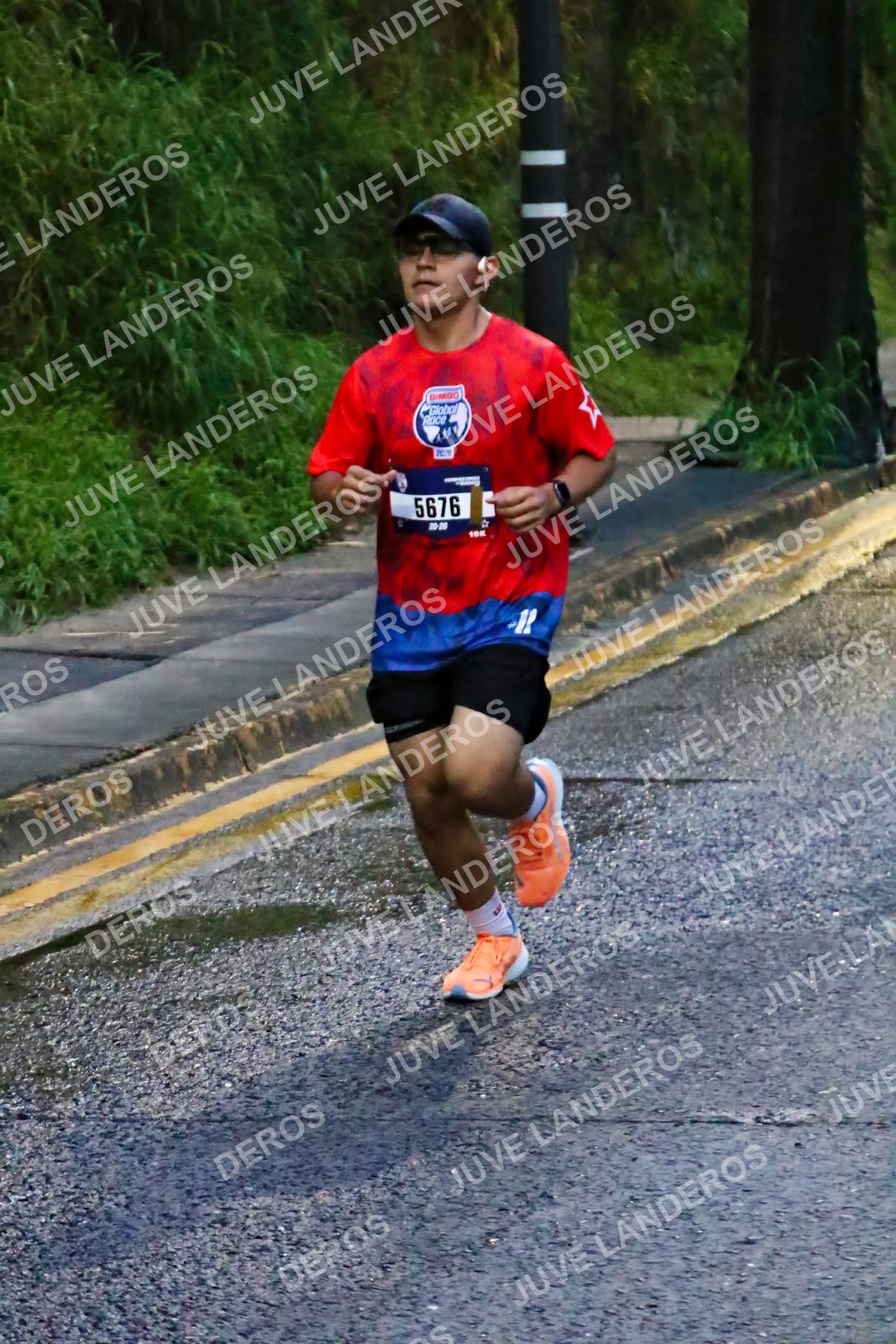 Foto de la CARRERA BIMBO GLOBAL RACE GUADALAJARA en Centro Comercial Andares, Blvd. Puerta de Hierro 4965, Zapopan a las 06:36 · dorsal 5676, 105
