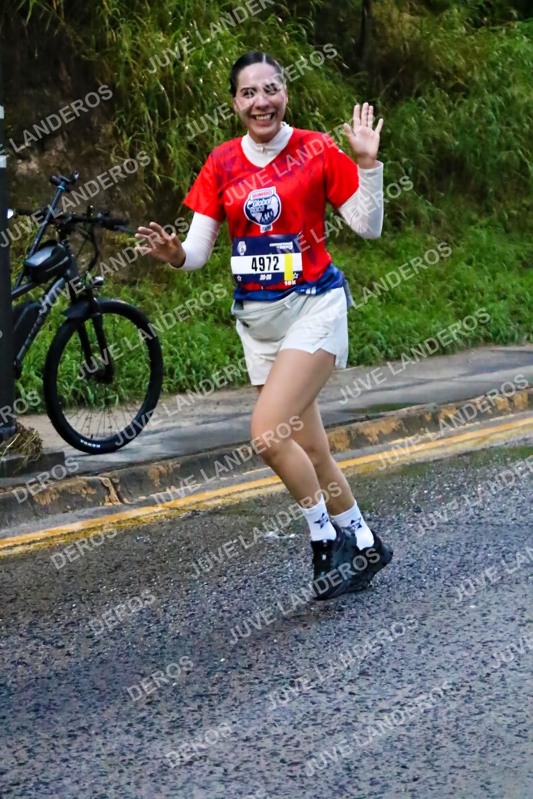 Foto de la CARRERA BIMBO GLOBAL RACE GUADALAJARA en Centro Comercial Andares, Blvd. Puerta de Hierro 4965, Zapopan a las 06:39 · dorsal 4972